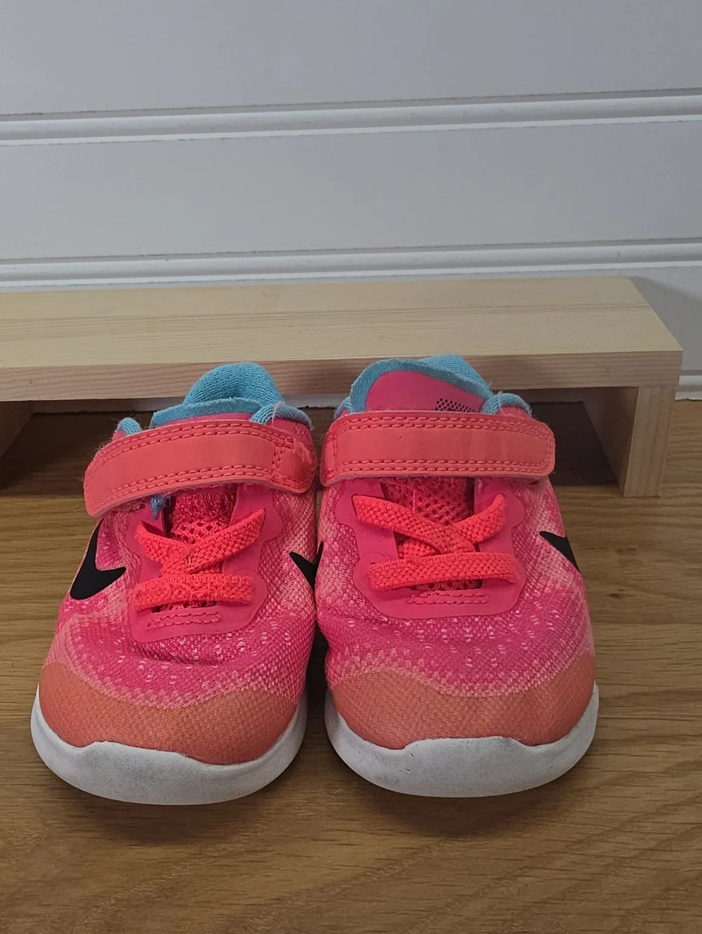 Nike Free Run 2  Athletic Sneakers Size 4C